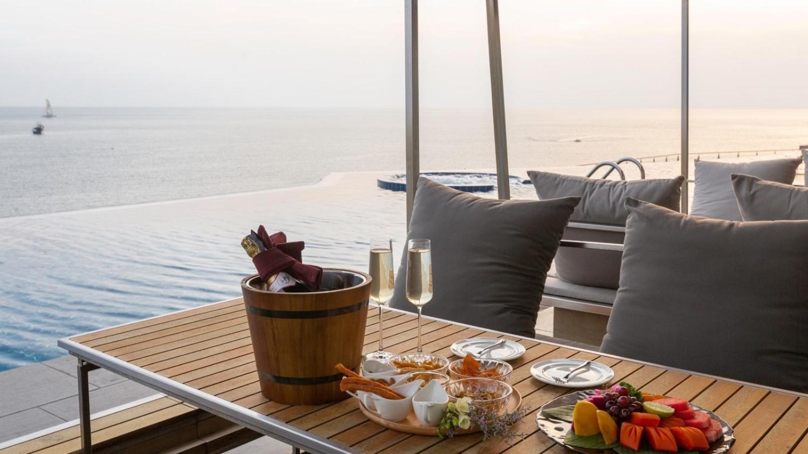 Villa Thousand Cliffs Nai Harn Екстер'єр фото